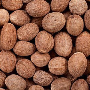 Detailed export specifications of Indonesian nutmeg including grade and moisture level